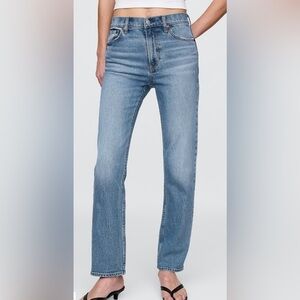 GAP Women's Light Blue 90s High Rise Straight Leg Jeans. Size 26R. NWOT.